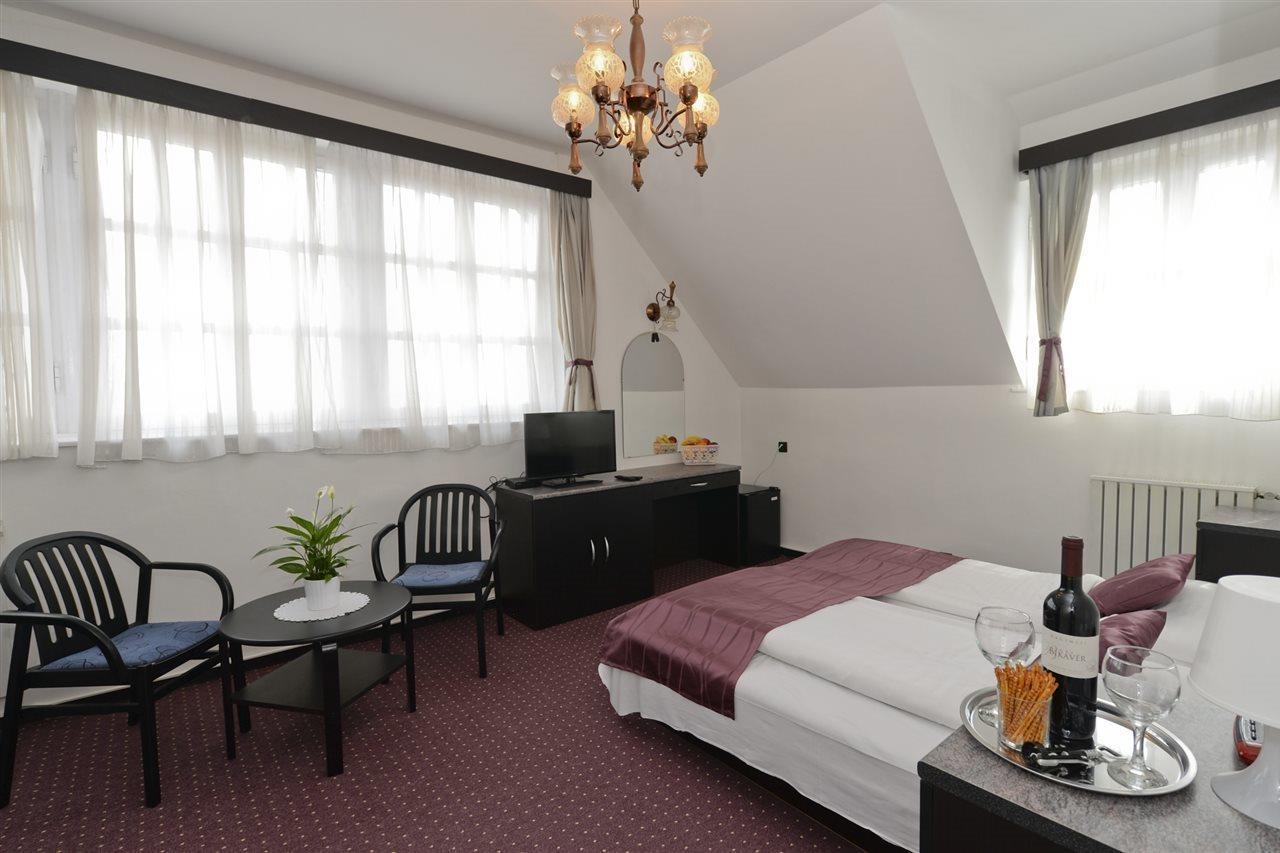 Budai Hotel Budapest Exteriör bild